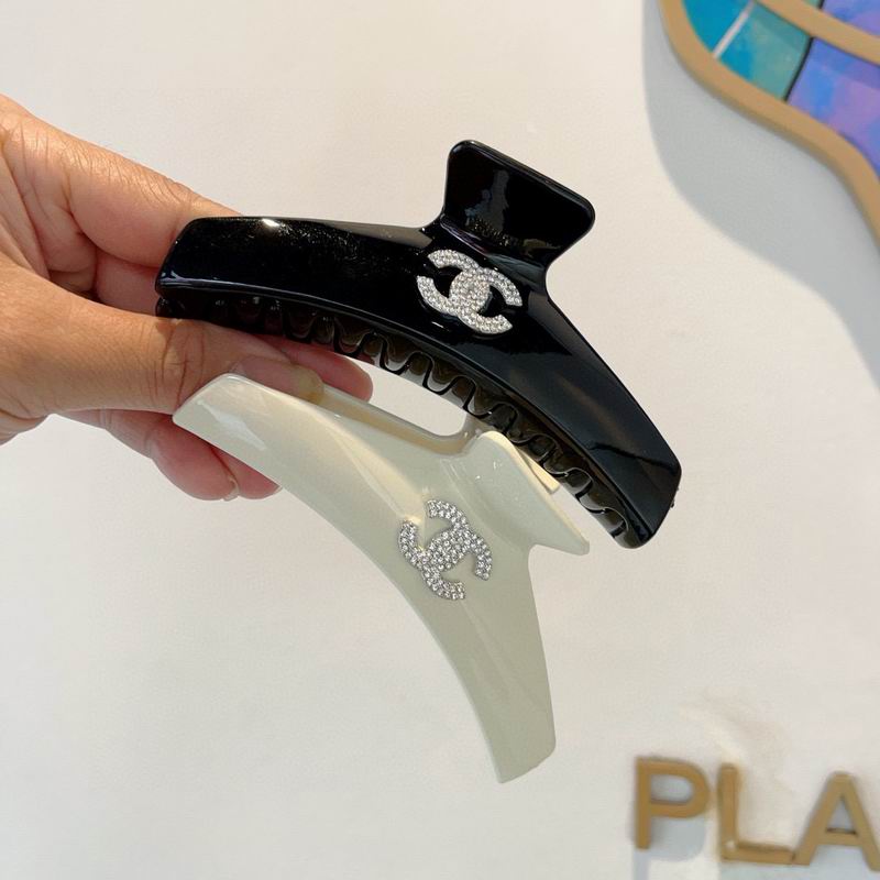 Chanel Hair Grab Clip hh24